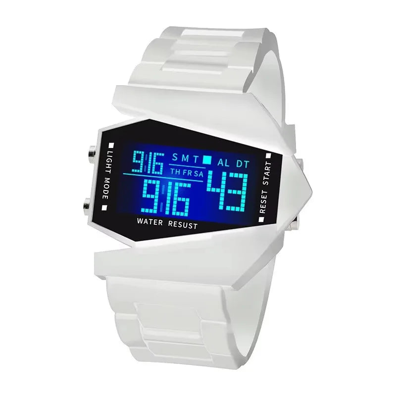 Découvrez une montre au design futuriste qui ne passe pas inaperçue. Avec son cadran géométrique unique et son affichage digital lumineux bleu, elle apporte une touche moderne et audacieuse à votre style.